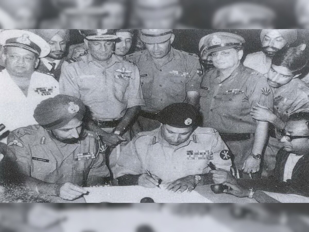 1971 के युद्ध में पाकिस्तान को भारत के सामने आत्मसमर्पण करना पड़ा था (फाइल फोटो)