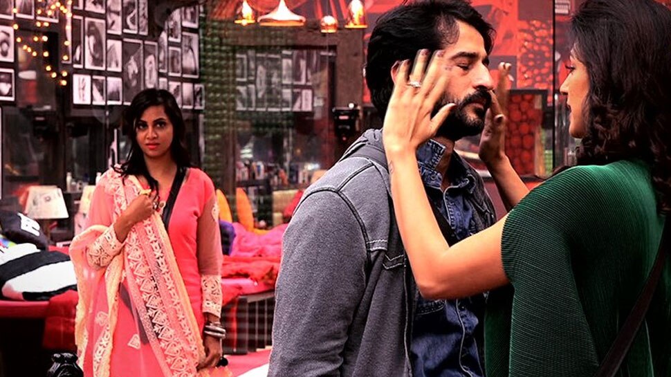 After bigg Boss Now Hiten Tejwani is on Vacation with wife Gauri pradhan After bigg Boss Now Hiten Tejwani is on Vacation with wife Gauri pradhan