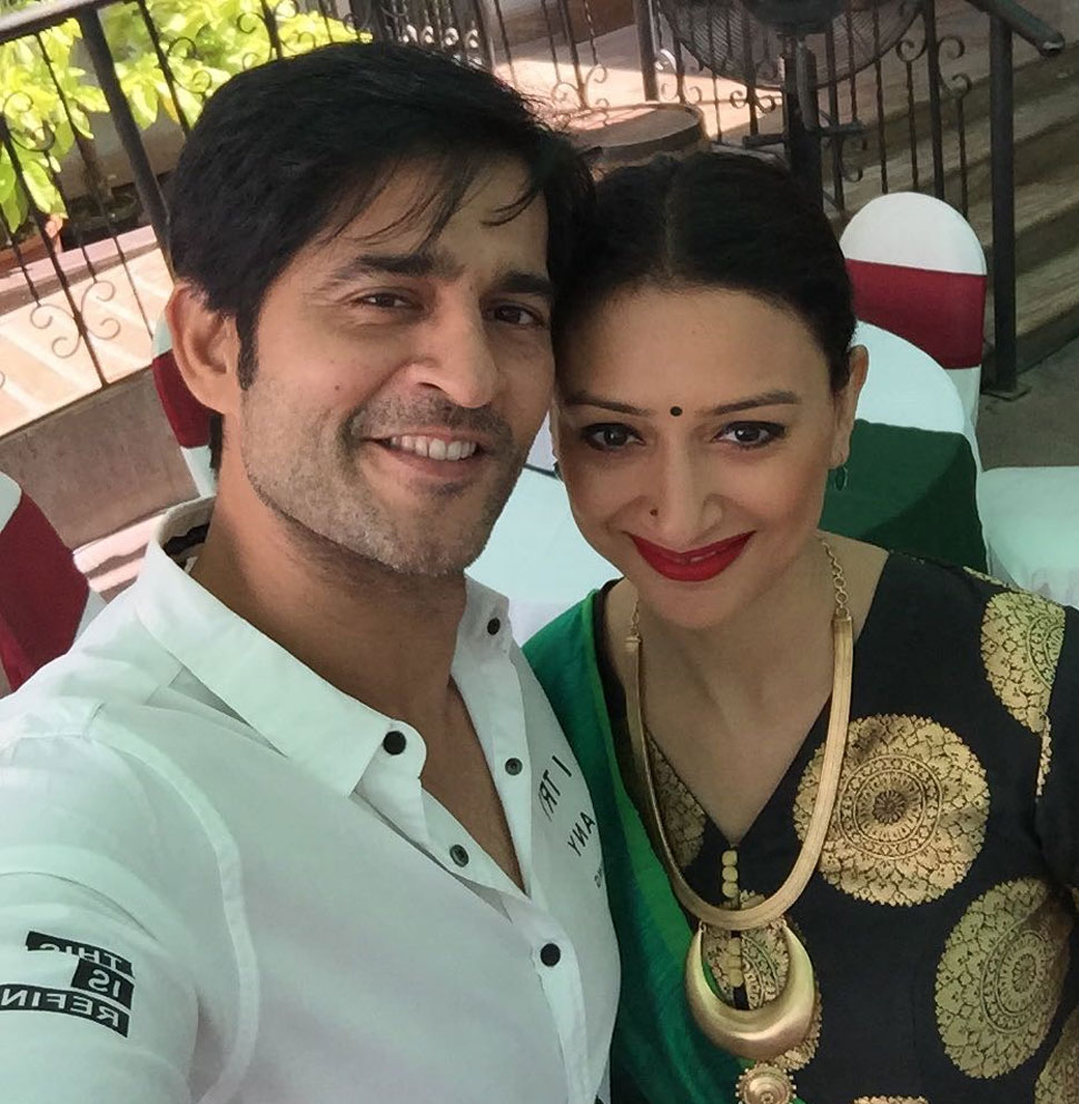 After bigg Boss Now Hiten Tejwani is on Vacation with wife Gauri pradhan After bigg Boss Now Hiten Tejwani is on Vacation with wife Gauri pradhan