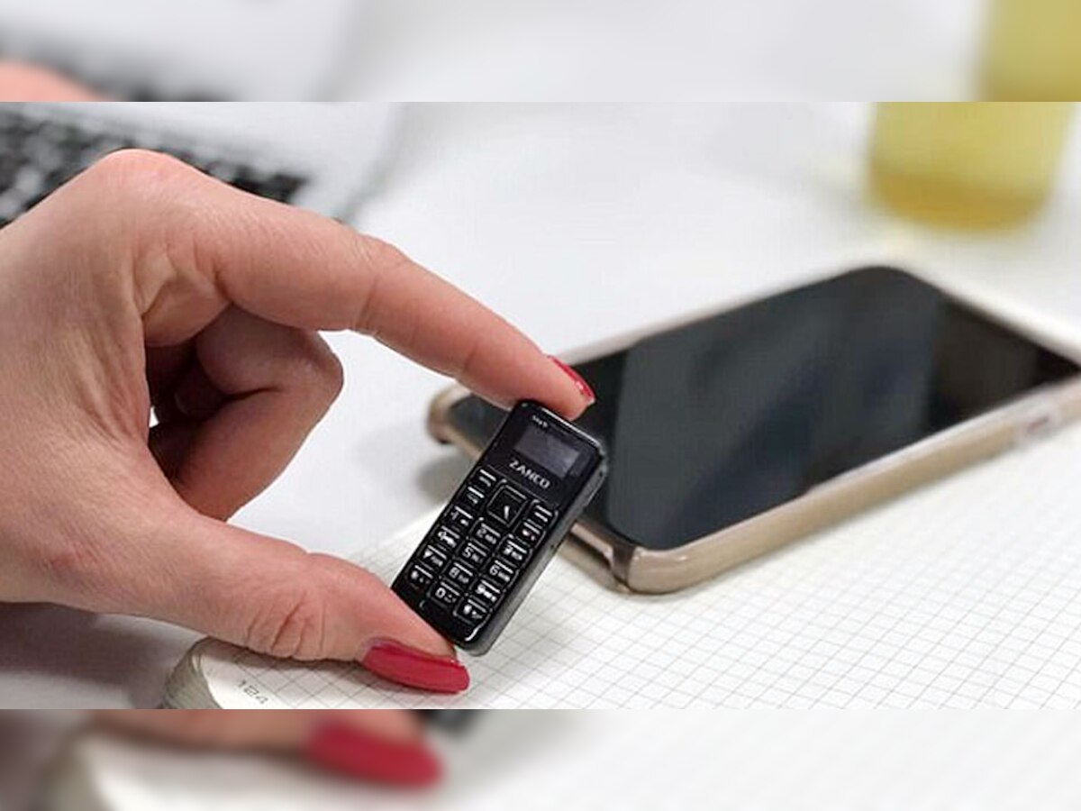 दुनिया के इस सबसे छोटे फोन को जेनको (Zanco) कंपनी ने बनाया है.