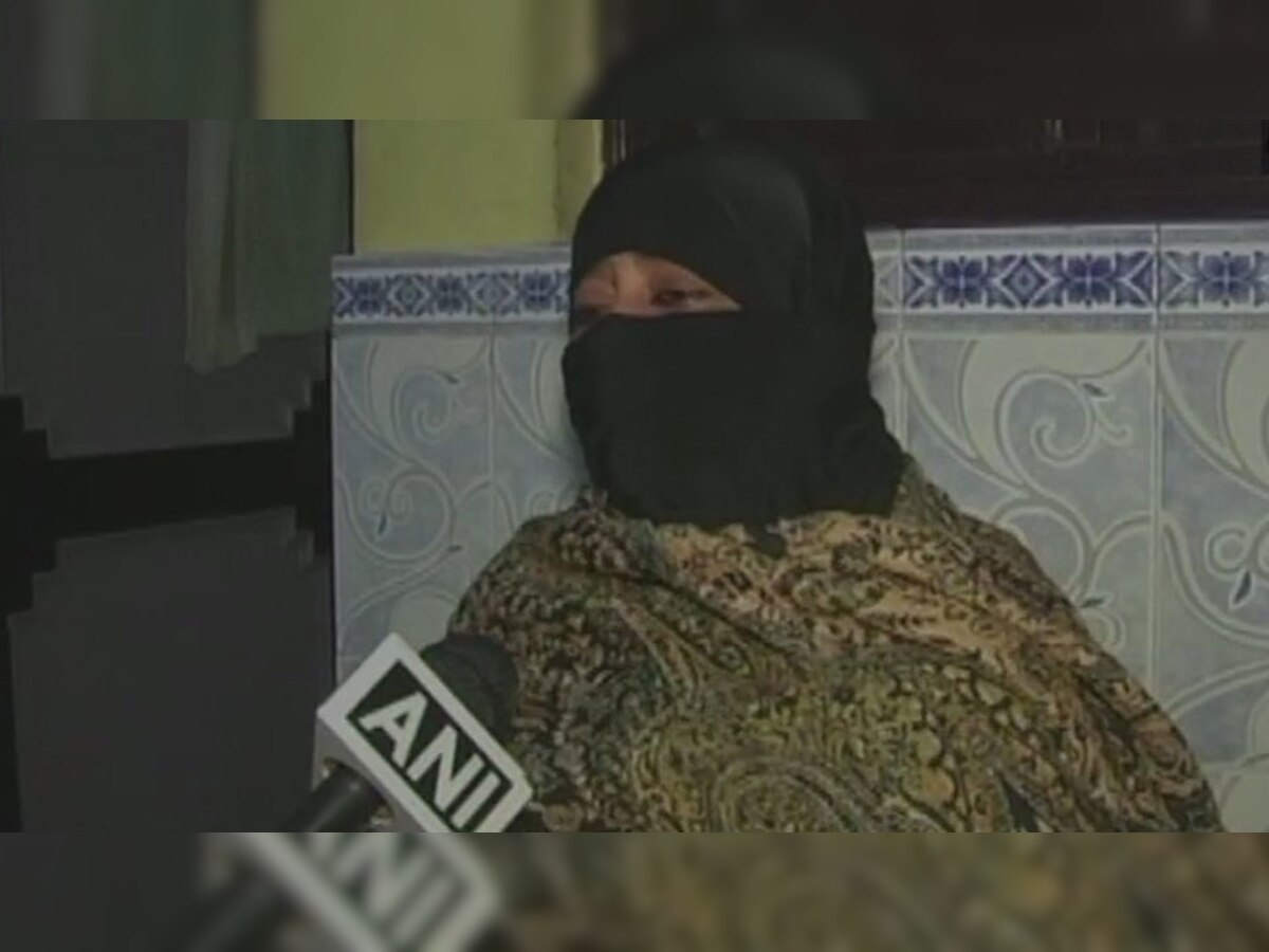 मुरादाबाद में महिला को पति ने दिया तीन तलाक, पीड़ित महिला ने पुलिस से की फरियाद (फोटोः एएनआई)