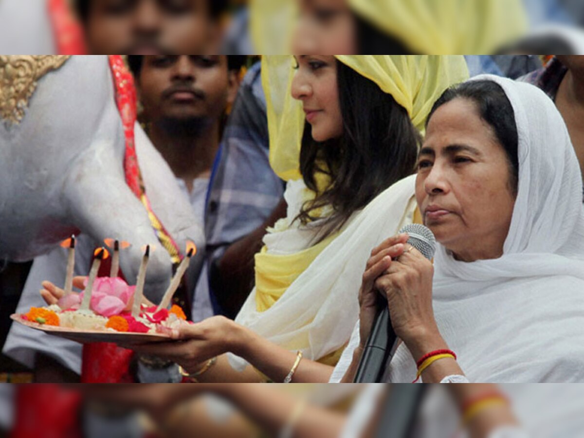 पश्चिम बंगाल की सीएम ममता बनर्जी भी चलीं राहुल गांधी की राह पर ! (फाइल फोटो- पीटीआई)