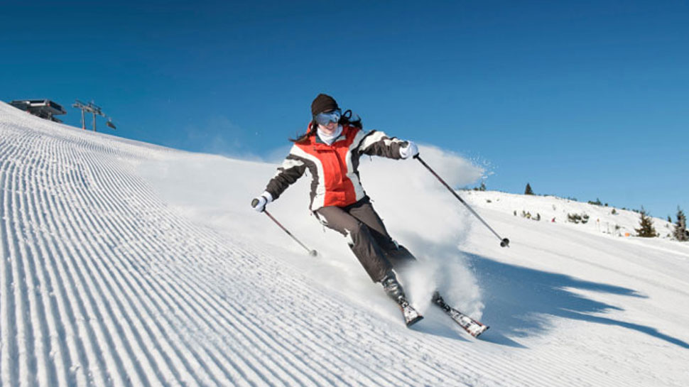 Aanchal Thakur gives first medal to the country in skiing स्कीइंग में