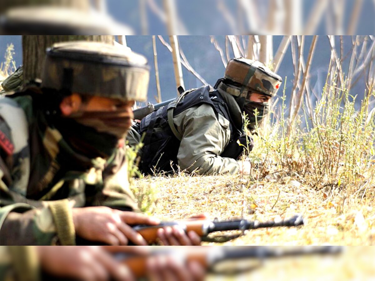 कश्मीर में सीमा पर तैनात भारतीय सेना के जवान. (फाइल फोटो)