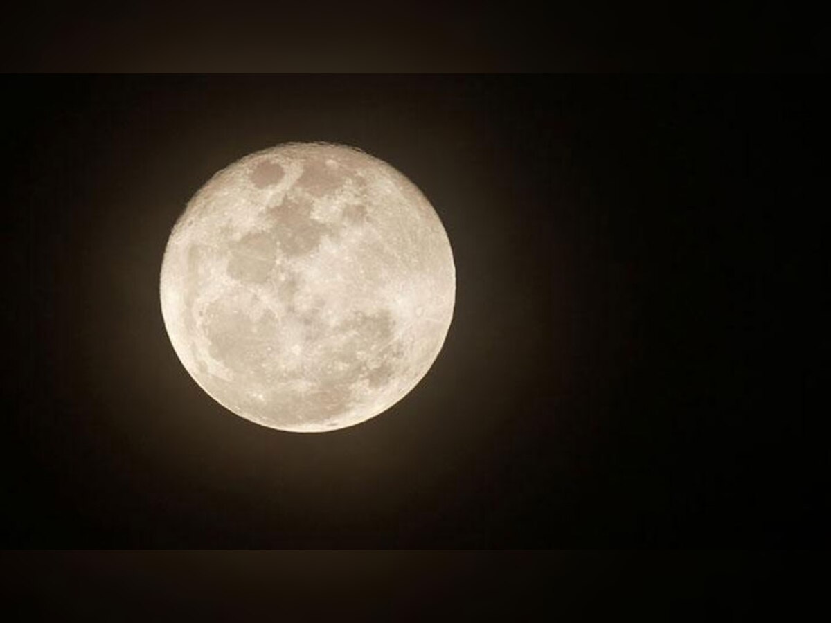 विज्ञान और पुराण दोनों ही मानते हैं चंद्रग्रहण को खास (फाइल फोटो) 