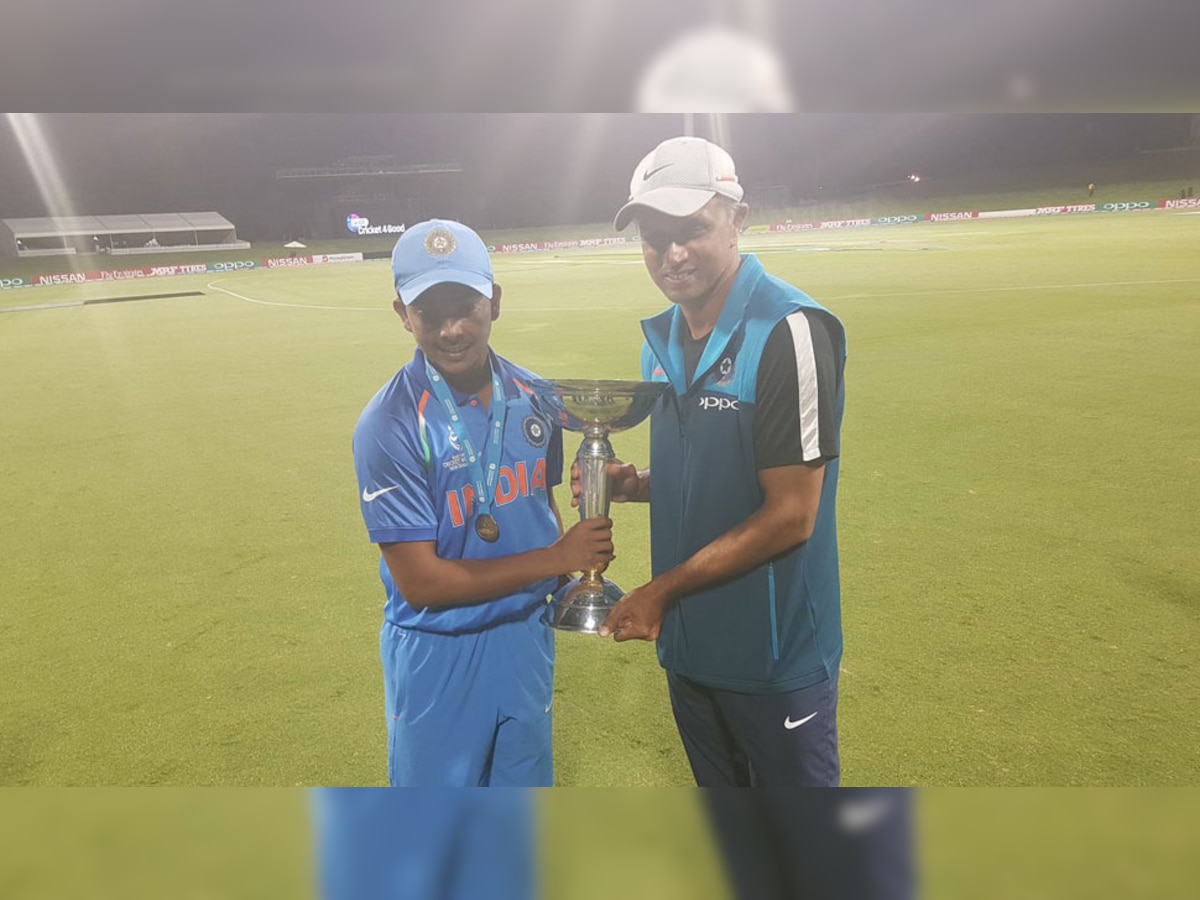 राहुल द्रविड़ ने दिए युवा टीम को जीत के मंत्र (PIC: Cricketworldcup/Twitter)
