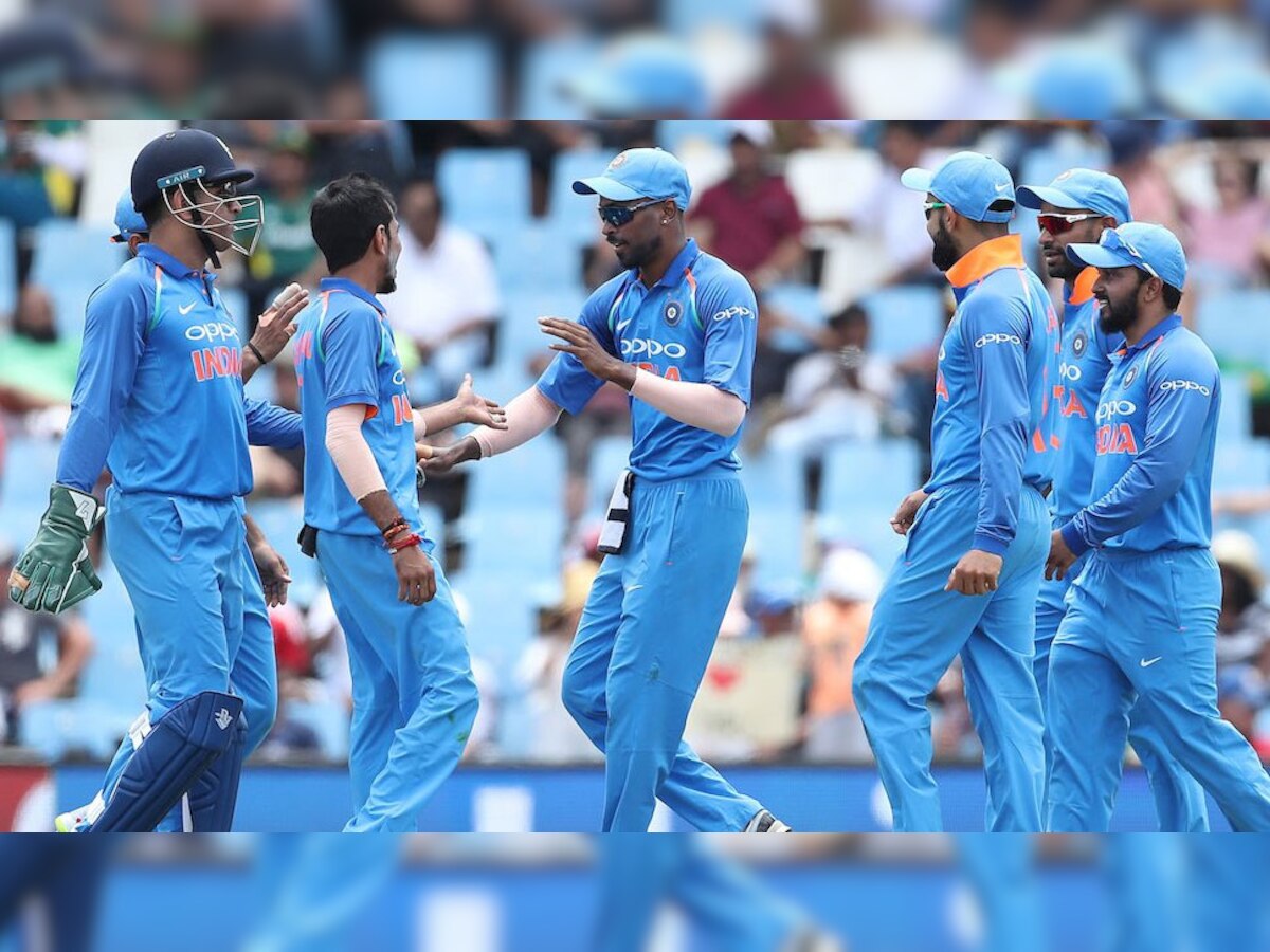 भारत ने 33 वें ओवर में ही दक्षिणअफ्रीका को आउट कर 21 वें ओवर में ही लक्ष्य हासिल कर जीत दर्ज की. (फोटो :@BCCI)