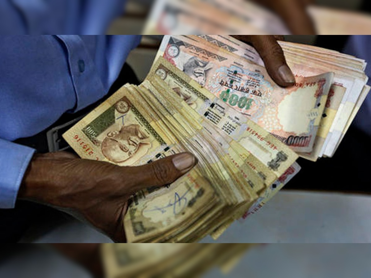 केंद्र सरकार ने 8 नवंबर 2016 को 500 और 1000 रुपये के नोटों को बंद करने का ऐलान किया था.(प्रतीकात्मक तस्वीर)