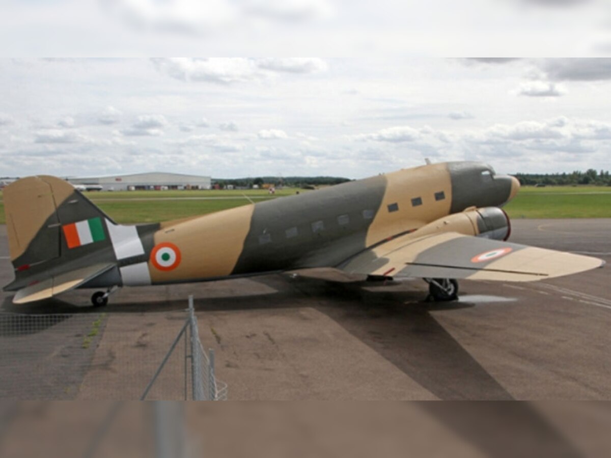 द्वितीय विश्वयुद्ध के दौरान डकोटा ने ब्रिटिश एयरफोर्स के बड़े काम आई थी. तस्वीर साभार: भारतीय वायुसेना