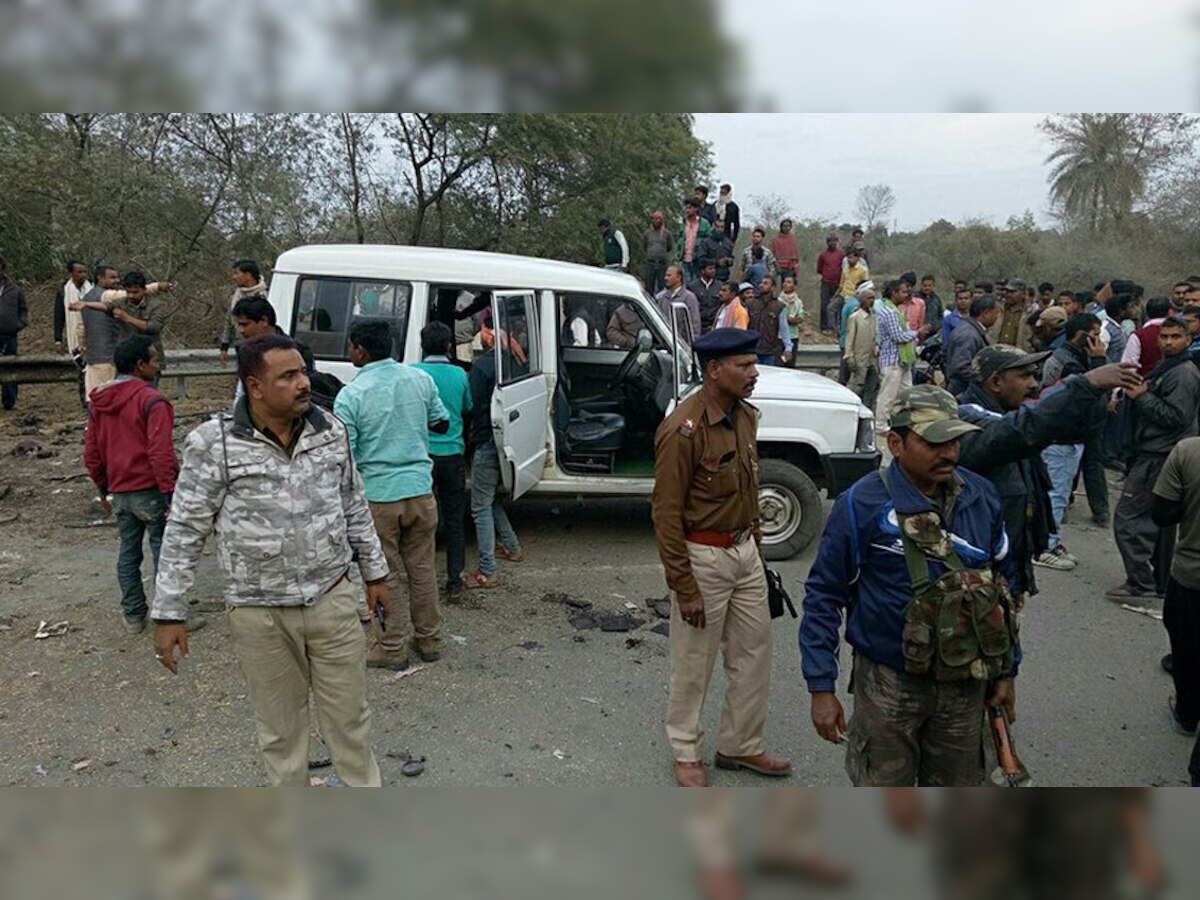 विस्फोट इतना घातक था कि शंकर यादव की गाड़ी के परखच्चे उड़ गए. 