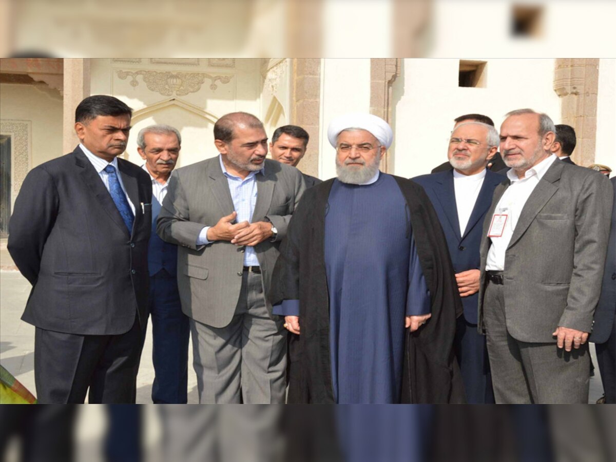 ईरान के राष्ट्रपति हसन रूहानी शुक्रवार को शहर के गोलकुंडा इलाके में स्थित कुतुब शाही शासकों के मकबरे पर भी गए. (फोटो साभार - IANS)