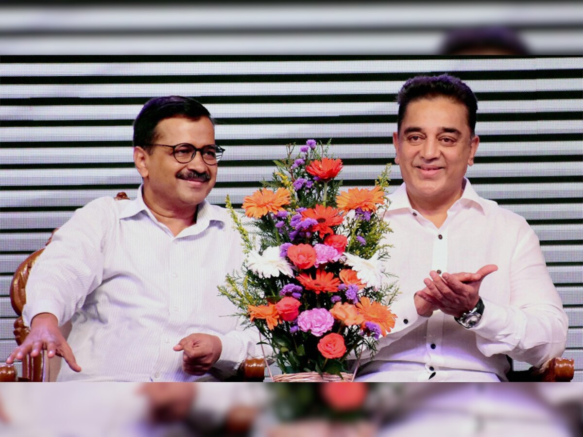 मदुरै में पार्टी लॉन्च के दौरान कमल हासन और साथ में दिल्ली के सीएम अरविंद केजरीवाल. (PTI/21 Feb, 2018)