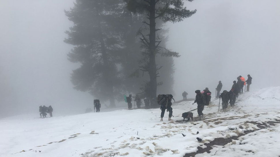 Army's avalanche rescue team recovers bodies of three hunters buried