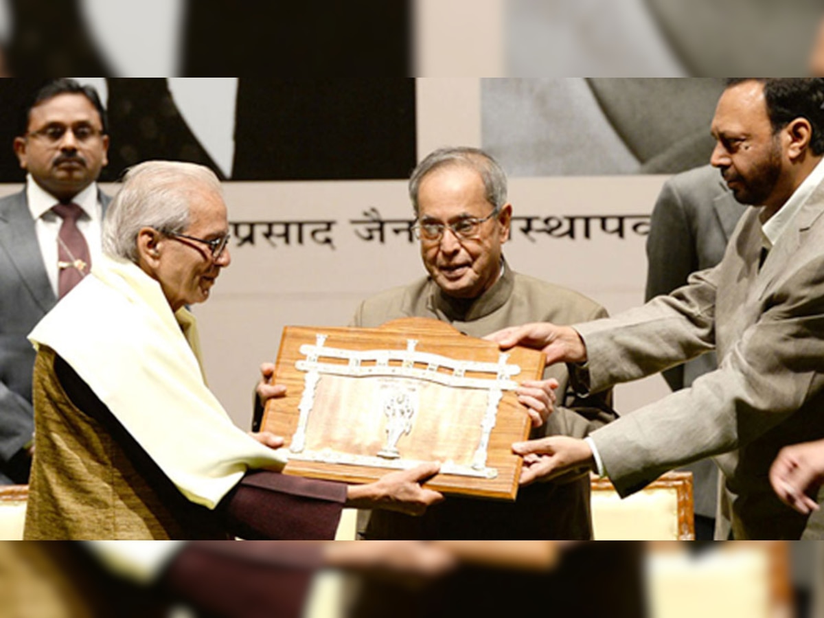 केदारनाथ सिंह को साल 2014 में भारत सरकार ने ज्ञानपीठ पुरस्कार से सम्मानित किया था (फाइल फोटो)