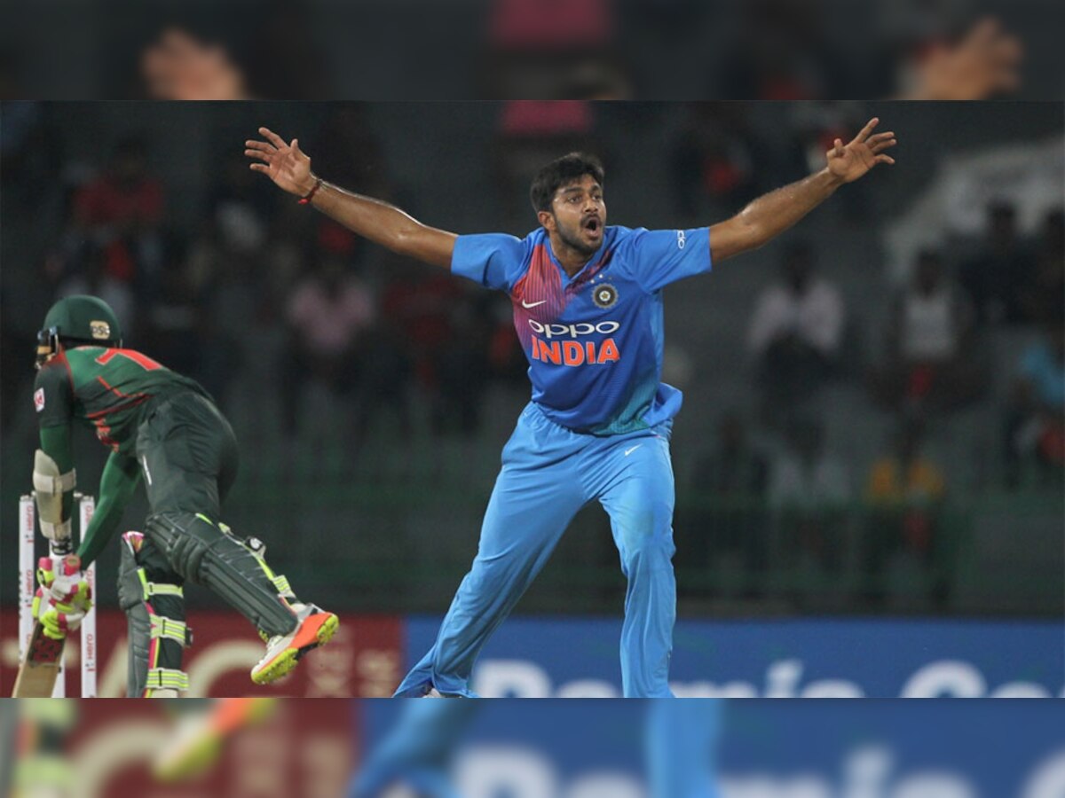 विजय शंकर ने नाजुक मौके पर पांच डॉट बॉल खेलकर मैच भारत के लिए कठिन बना दिया था. (फाइल फोटो)
