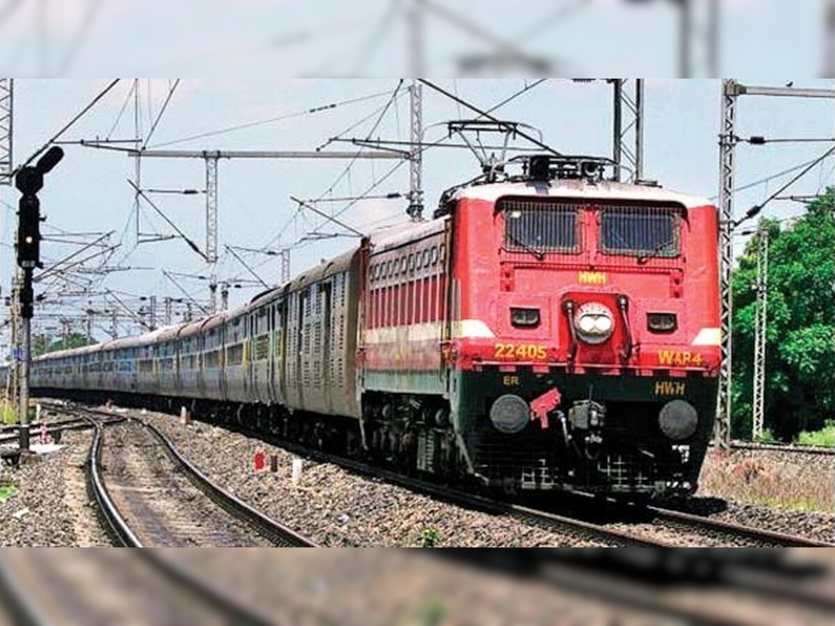 सरकार ने बजट 2018 में ई-रेलवे टिकट पर सर्विस टैक्‍स घटा दिया है. 