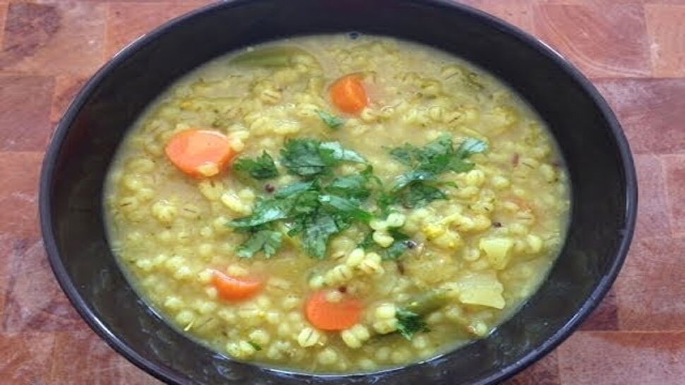 ऐस बन ए ज क स व द ष ट और स हदम द स प Delicious Healthy Barley Vegetable Soup Recipe