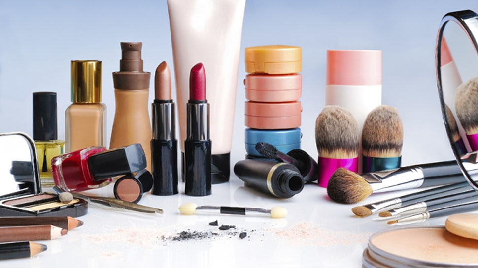 These makeup tips are going to be college or office everywhere ... These makeup tips are going to be college or office everywhere ...