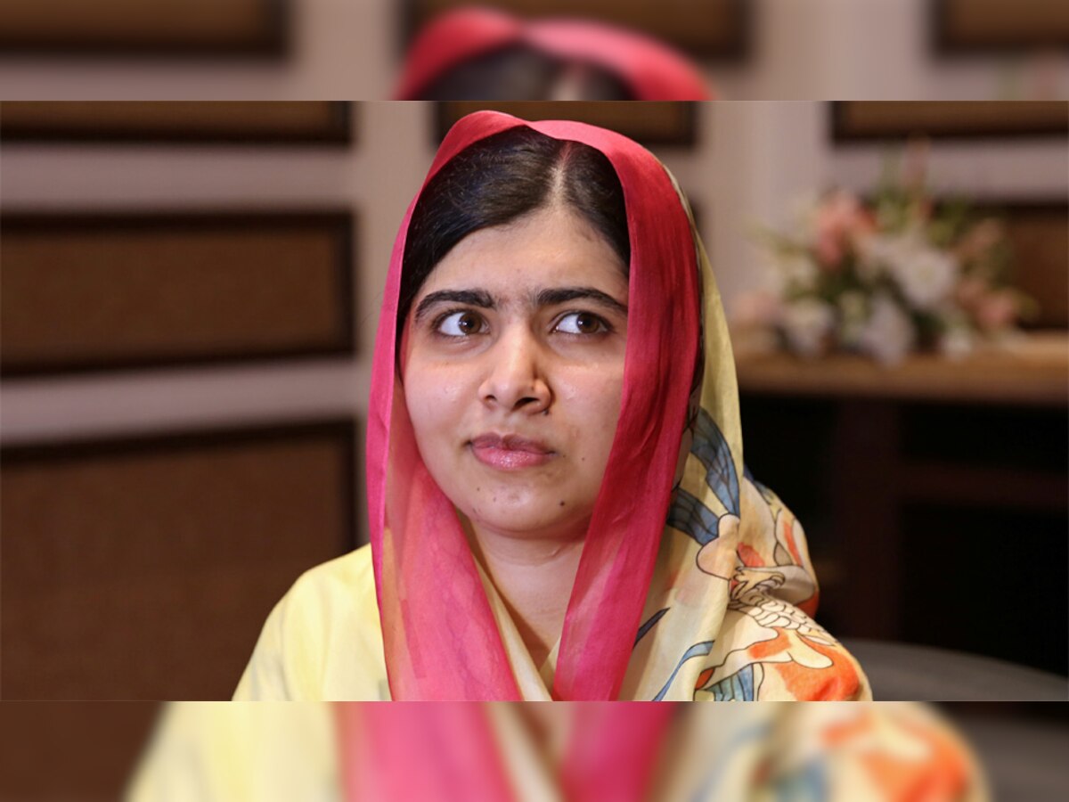तालिबानी हमले के बाद नोबेल पुरस्कार विजेता मलाला युसूफजई पहली बार पाकिस्तान लौटी हैं. (Reuters/30 March, 2018)