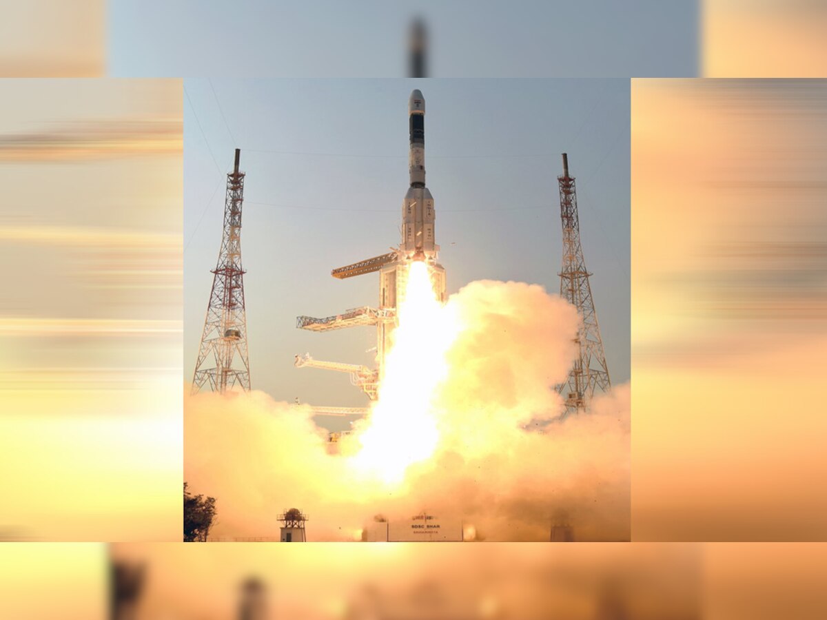 यह जीएसएलवी रॉकेट 415.6 टन वजनी व 49.1 मीटर लंबा है. (ISRO/Twitter/29 March, 2018)