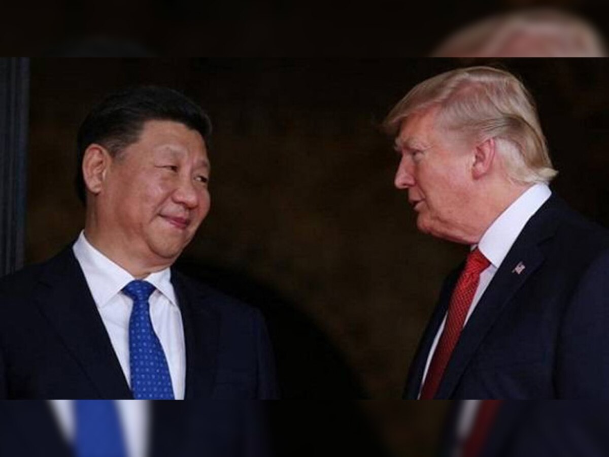 चीनी राष्ट्रपति शी जिनपिंग के साथ अमेरिकी राष्ट्रपति डोनाल्ड ट्रंप. (फाइल फोटो)