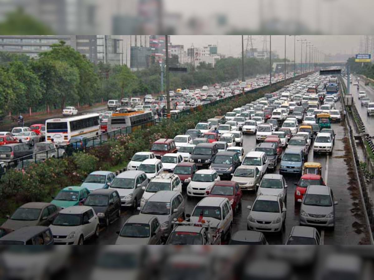 ट्रैफिक जाम में नहीं फंसना चाहते तो दिल्ली के इन रास्तों पर जाने से बचें (फाइल फोटो)