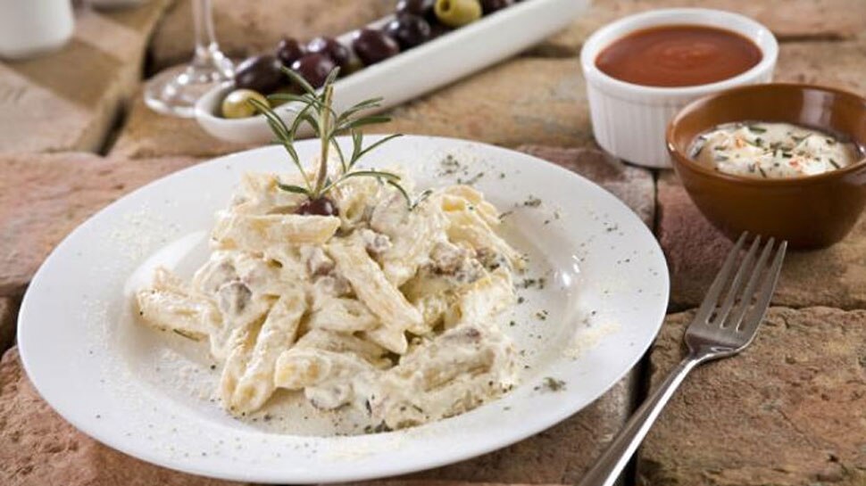 White pasta May Affect Menopause Timing : study । सफेद पास्ता के अधिक