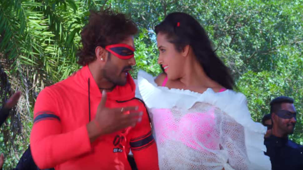 Video: खेसारीलाल यादव की 'दुल्हिन गंगा पार के' को बॉक्स ऑफिस पर मिली छप्पर फाड़ ओपनिंग Video: खेसारीलाल यादव की 'दुल्हिन गंगा पार के' को बॉक्स ऑफिस पर मिली छप्पर फाड़ ओपनिंग