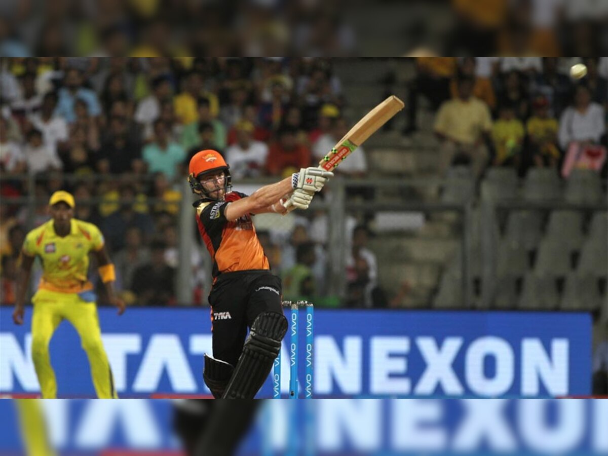 आईपीएल फाइनल में चेन्नई के खिलाफ बल्लेबाजी के करते हैदराबाद के कप्तान केन विलियमसन. (IANS/27 May, 2018)
