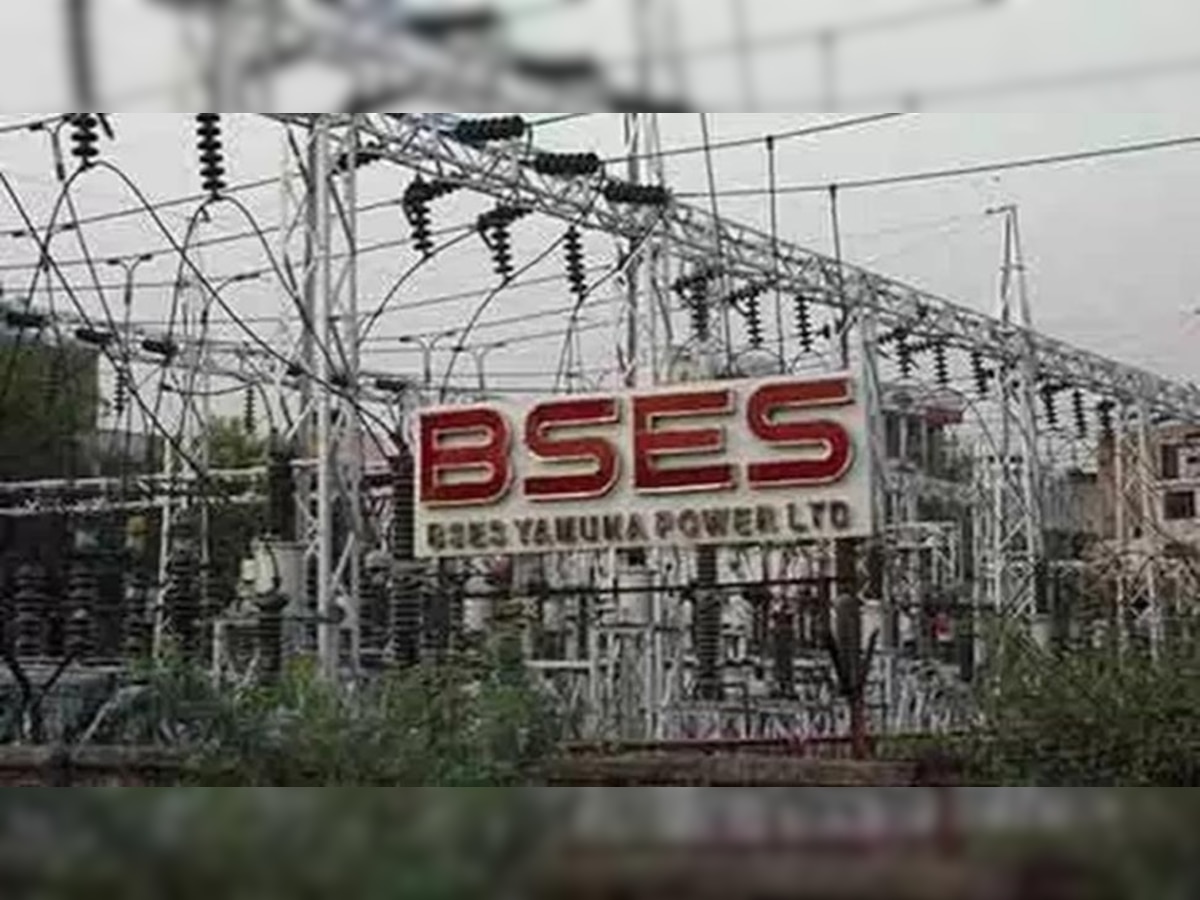 बिजली चोरी रोकने गई BSES टीम पर दबंगों का हमला, 2 गिरफ्तार