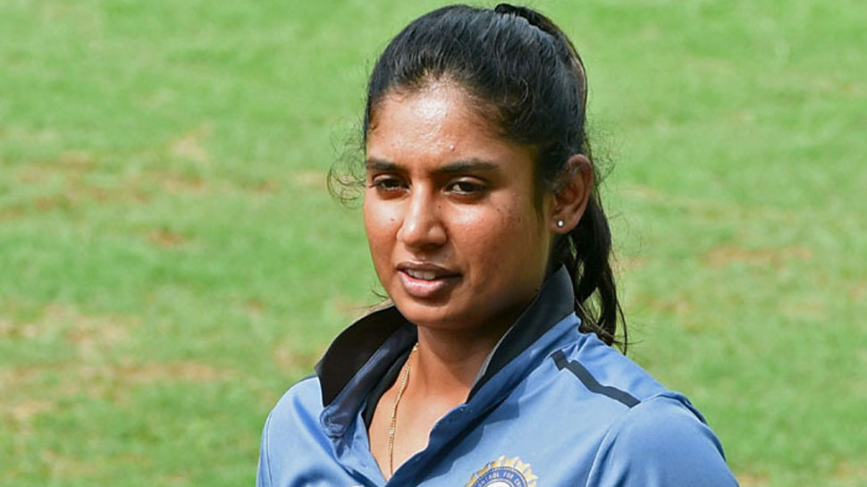 महिला क्रिकेट टीम के साथ फिर हुआ भेदभाव, BCCI पर भड़के फैंस