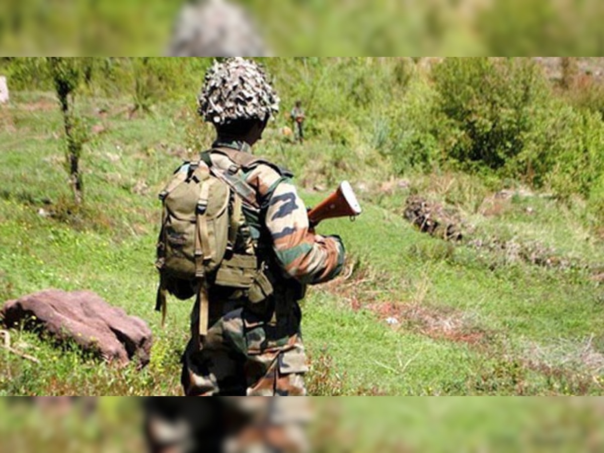 LoC के पास सेना के गश्ती दल पर आतंकियों की फायरिंग, 2 दिन के J&K दौरे पर हैं राजनाथ सिंह