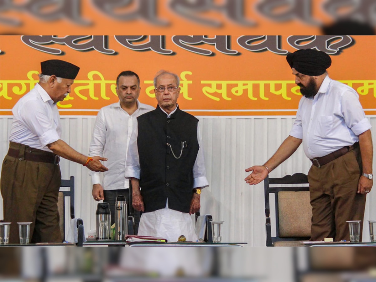 पूर्व राष्ट्रपति प्रणब मुखर्जी नागुपर में RSS के कार्यक्रम में पहुंचे (फोटोः PTI)