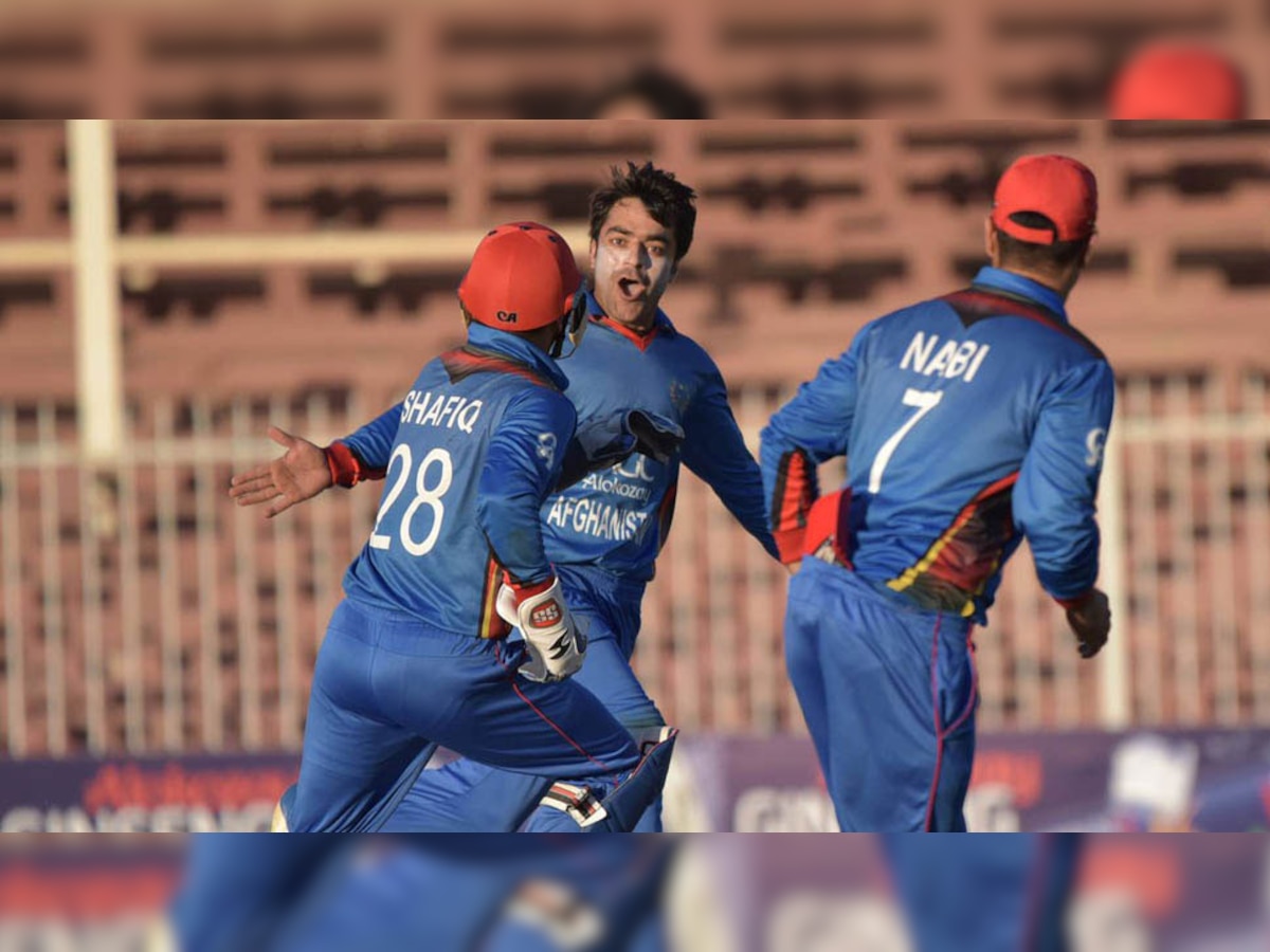 राशिद खान ने एक बार फिर अफगानिस्तान की जीत में अहम भूमिका निभाई. (फोटो  : Twitter)