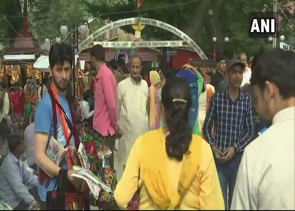 devotees attending annual festival of Mata Kheer Bhawani in Jammu Kashmir
