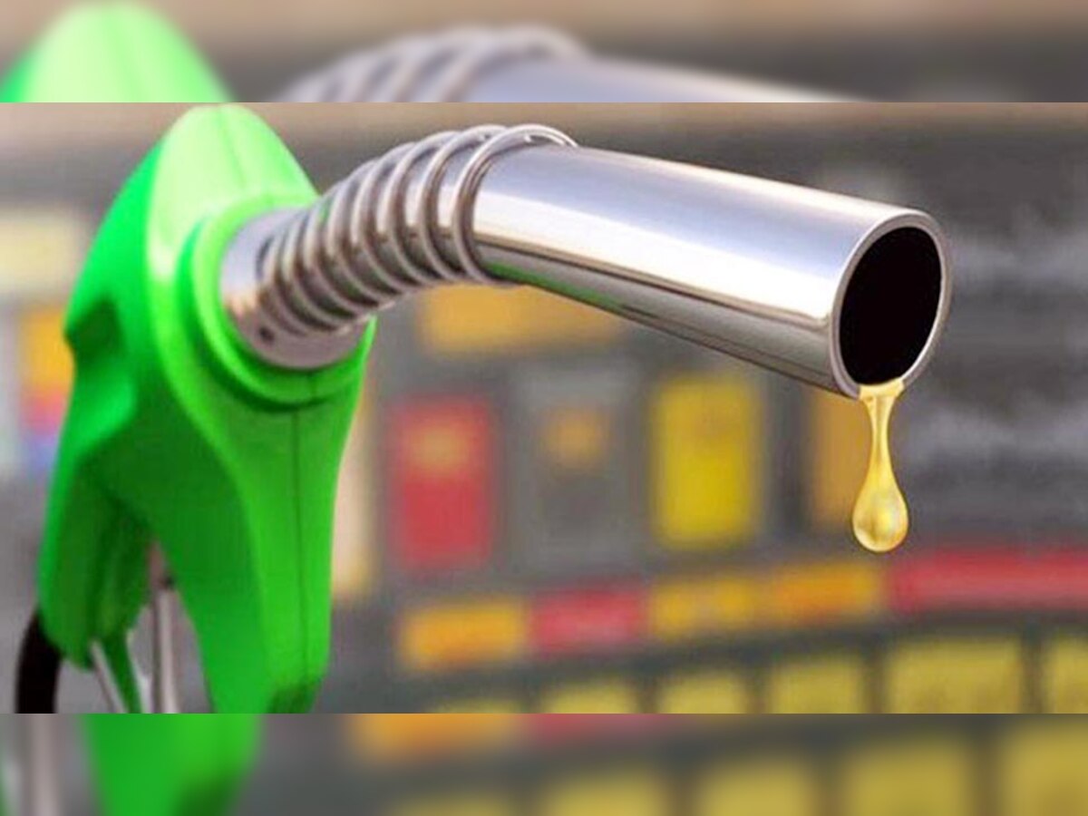 खुशखबरी: 11 रुपए तक सस्ता होगा पेट्रोल, मोदी सरकार जल्द ले सकती है फैसला