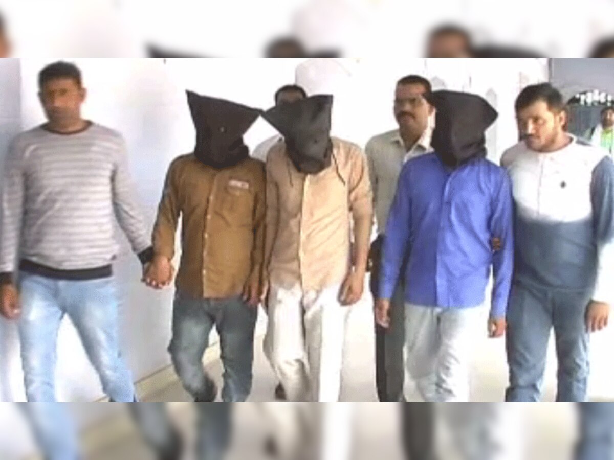 कानपुर पुलिस ने तीन लोगों को किया गिरफ्तार.