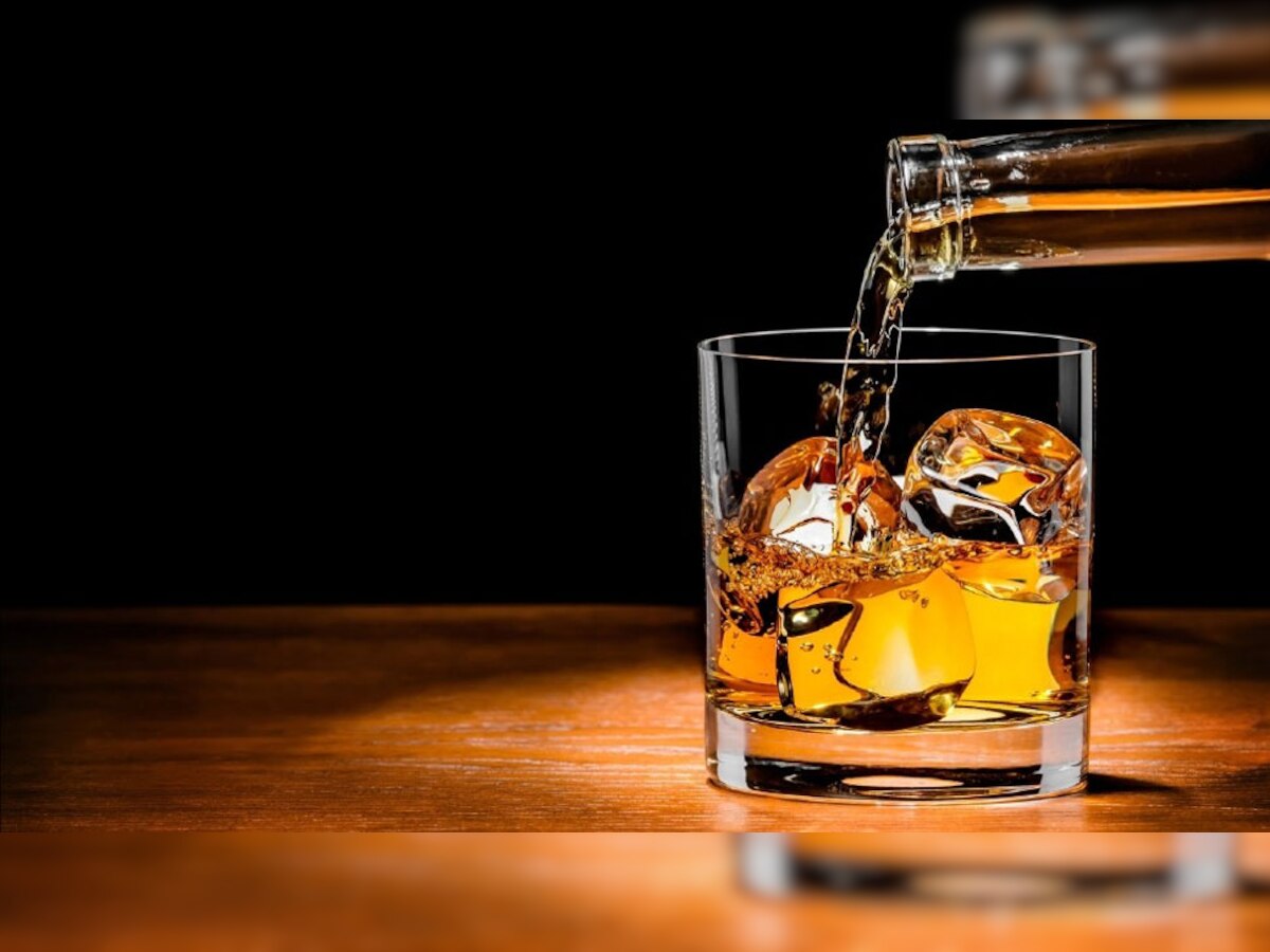 बेगूसराय में जहरीली शराब पीने से पांच युवकों की मौत की आशंका. (प्रतीकात्मक तस्वीर)
