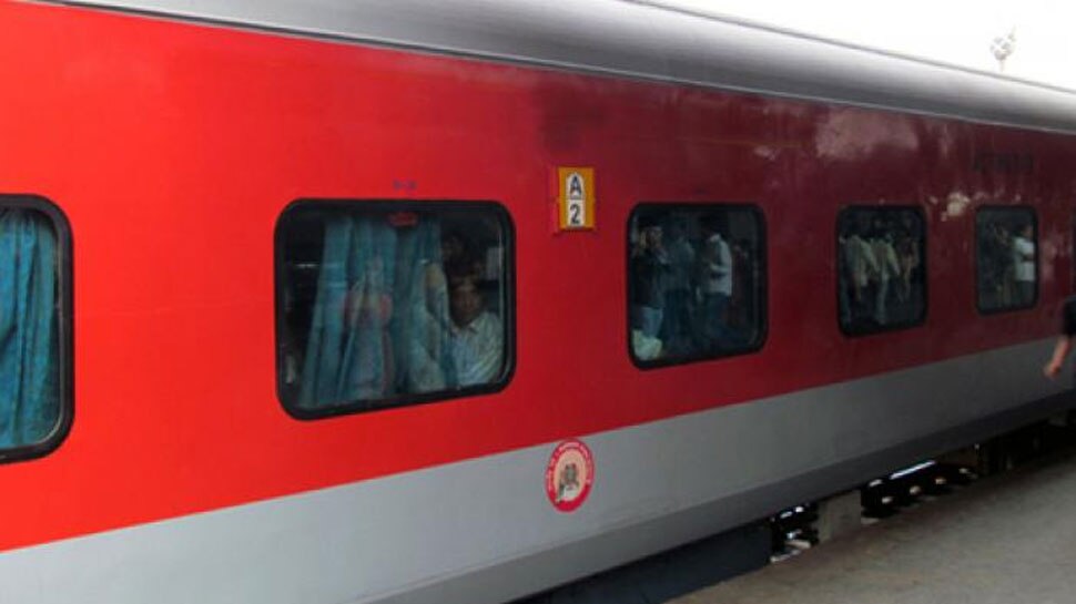 indian rail blankets to be washed twice a month भारतीय रेलवे, indian