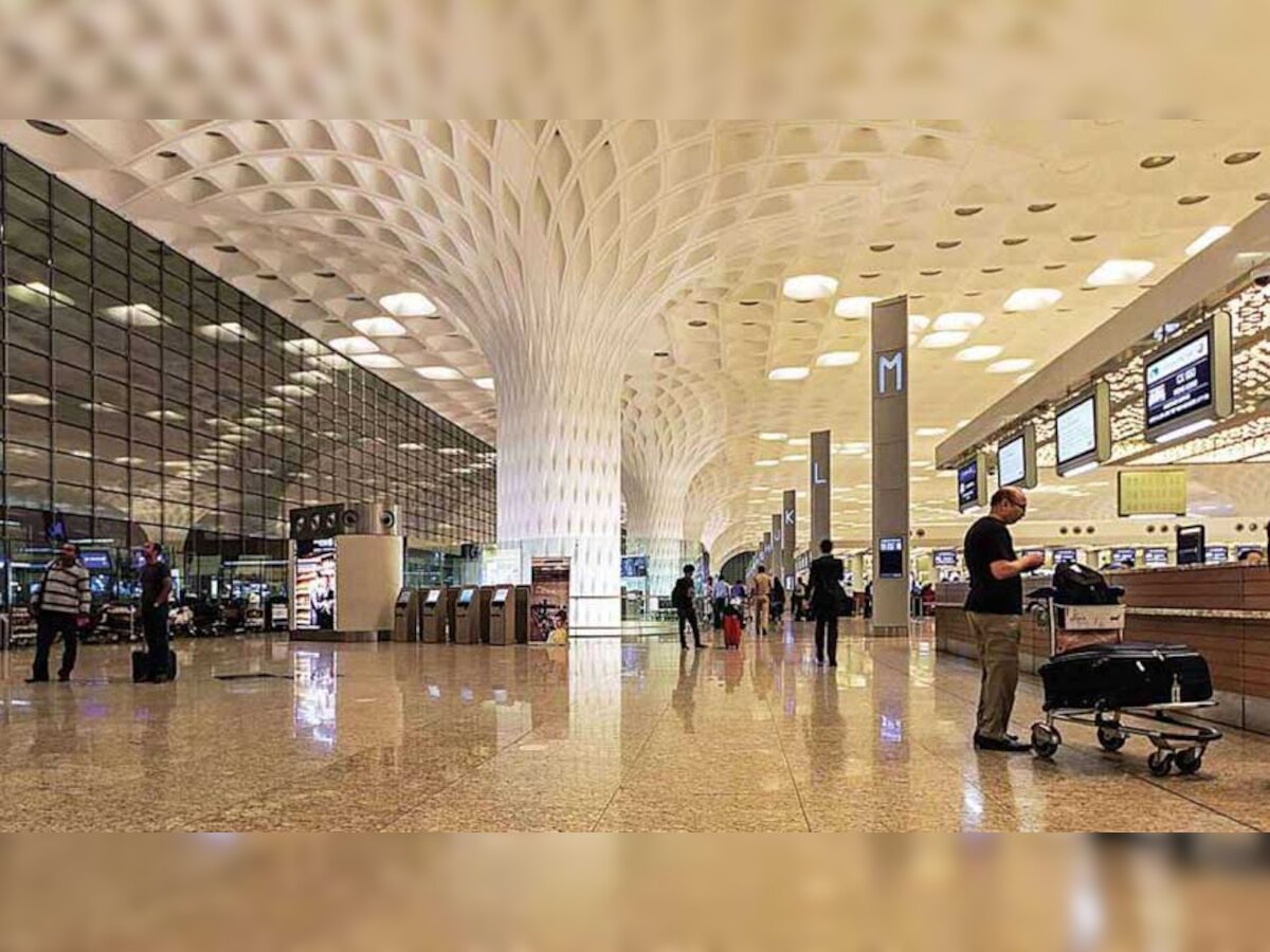 मुंबई एयरपोर्ट द्वारा शुरू की यह गई सुविधा ई-बोर्डिंग पास से एक कदम आगे की बात है. (फाइल फोटो)