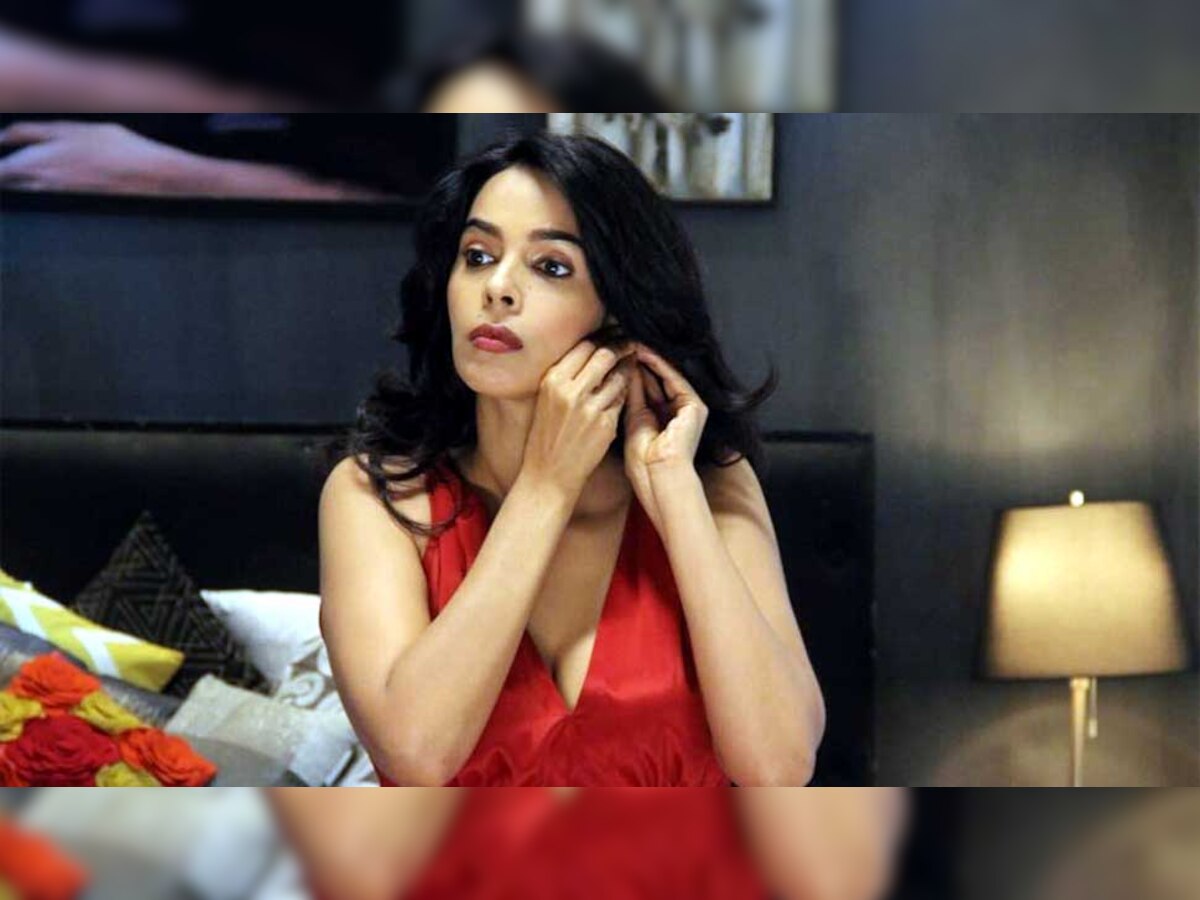 (फोटो साभार @mallikasherawat/Instagram)