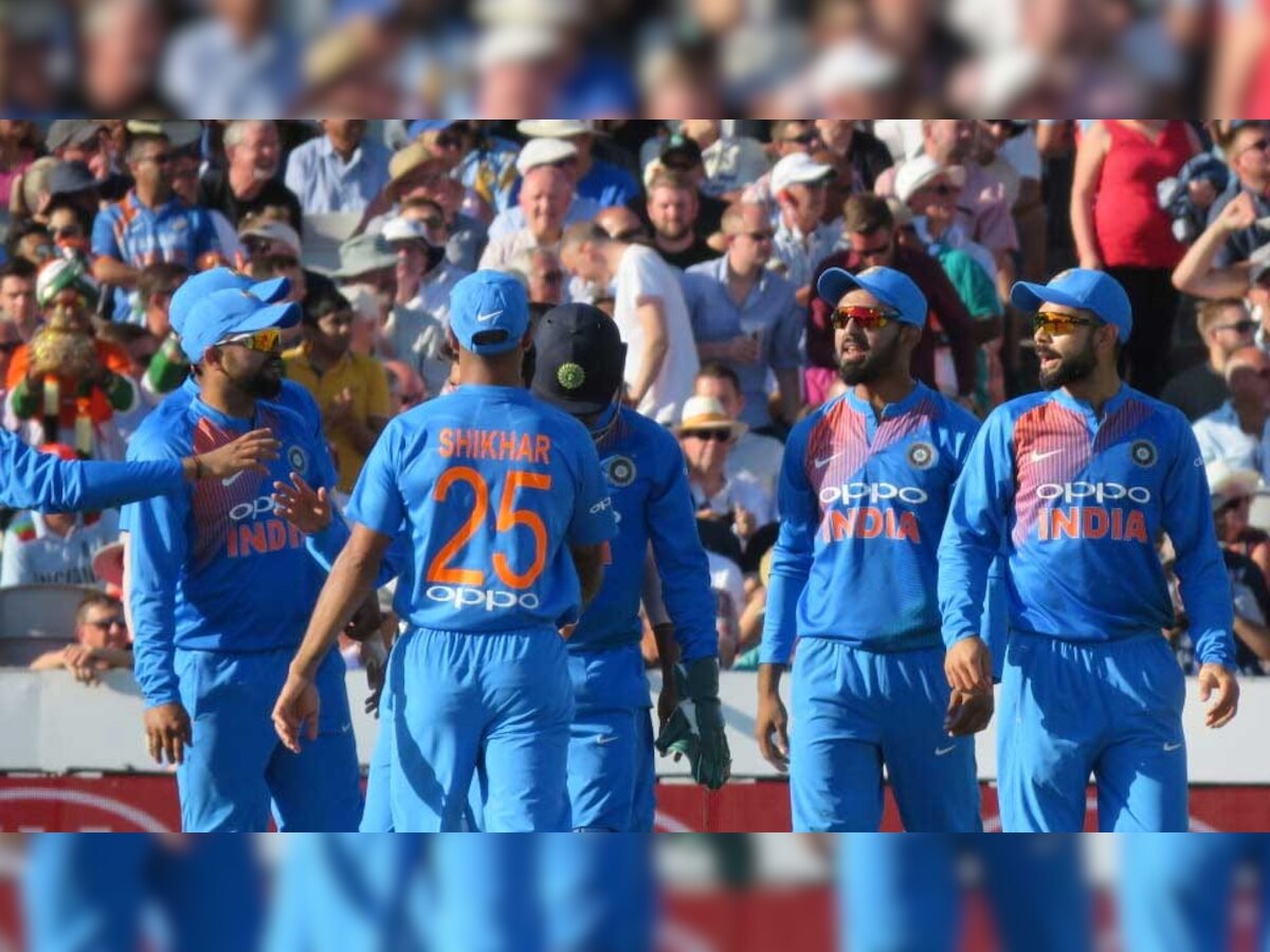 भारत और इंग्लैंड के बीच खेले जा रहे पहले टी-20 मैच में इंग्लैंड ने 159 रन बनाए