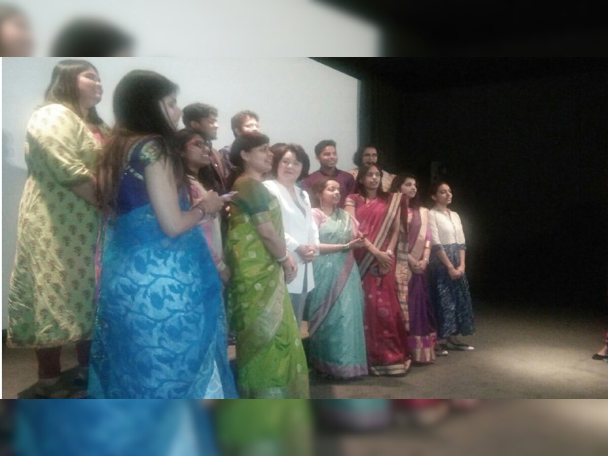 किम जोंग सुक के साथ भारतीय छात्रों ने देखी फिल्म