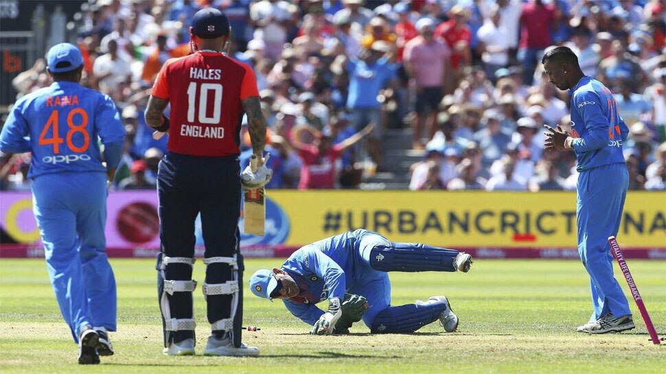 MS Dhoni MS Dhoni