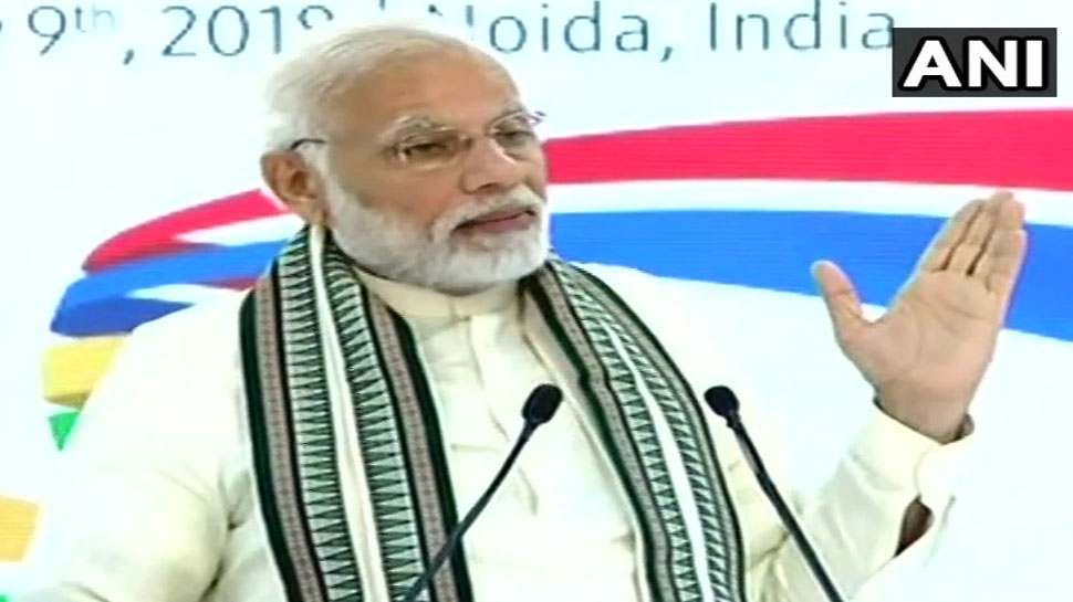 Samsung के सबसे बड़े मोबाइल प्लांट का PM मोदी ने किया उद्घाटन, कहा- 'मेक इन इंडिया के दम पर हुआ ये संभव' PM Modi inaugurated Samsung largest mobile plant in noida