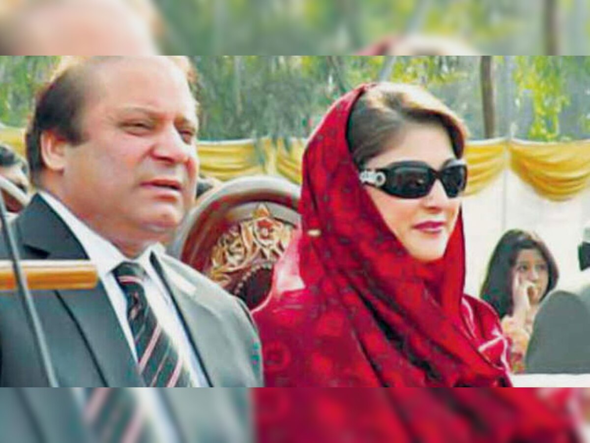 बेटी मरियम के साथ पाकिस्तान के पूर्व प्रधानमंत्री नवाज शरीफ. (फाइल फोटो) 