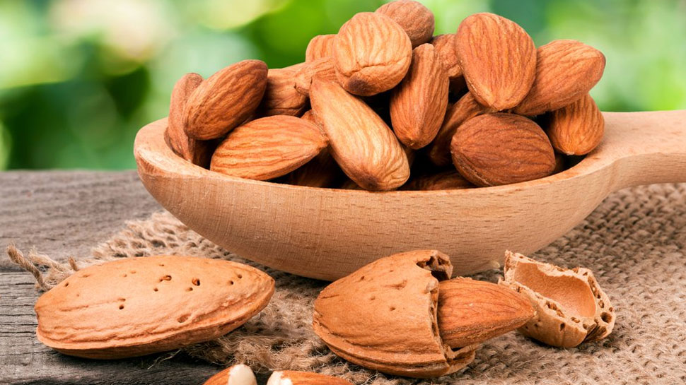 health benefits of eating almonds every day in hindi | रोजाना इस तरह खाएं  बस 5 बादाम, 7 फायदे जान हैरान रह जाएंगे आप
