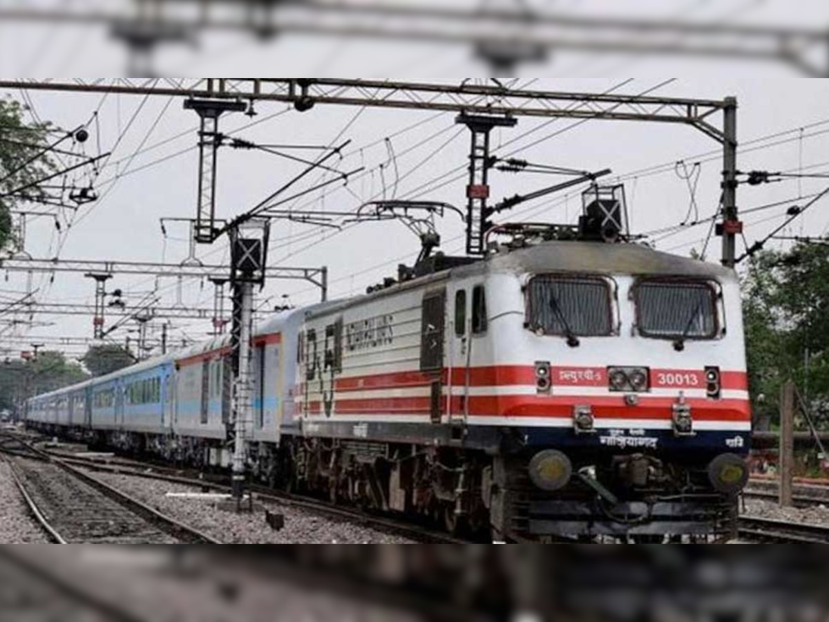 जांघई-वाराणसी सेक्शन से गुजरने वाली ट्रेनों को किया गया है रद्द. (फाइल फोटो)