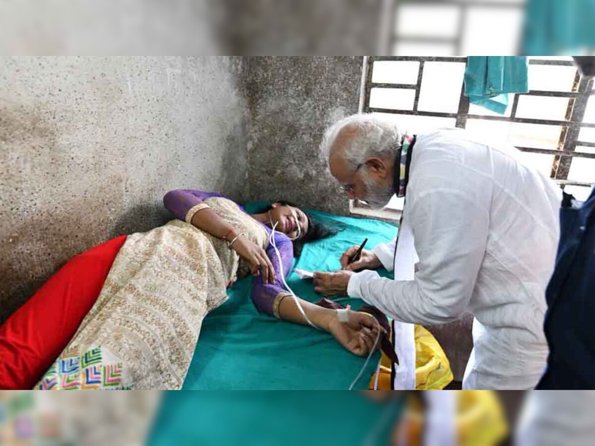 घायलों से मिलने के लिए प्रधानमंत्री नरेंद्र मोदी अस्पताल पहुंचे. photo : @amitmalviya