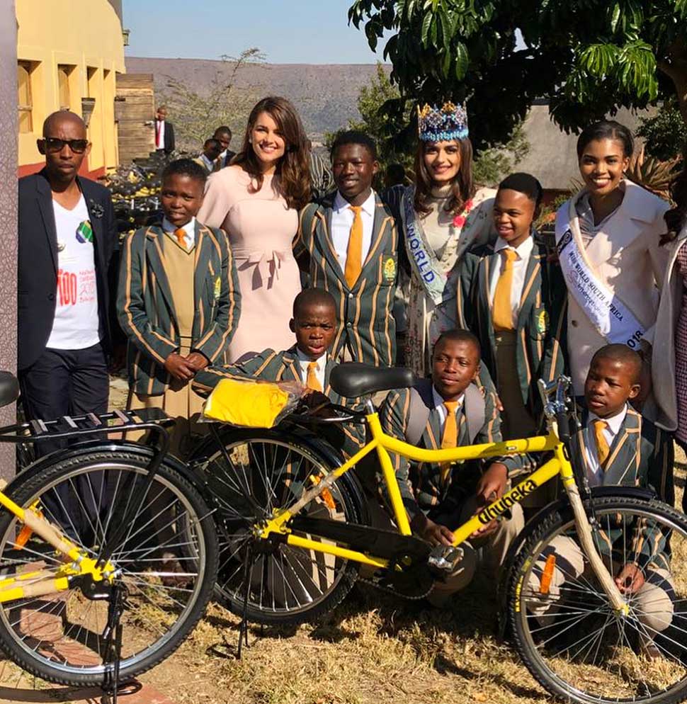 Manushi Chhillar Gives Her Tribute to Nelson Mandela in South Africa by making Manushi Chhillar Gives Her Tribute to Nelson Mandela in South Africa by making
